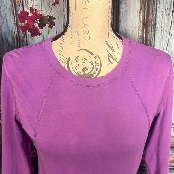Tek Gear purple long sleeve Tshirt, size small, good condition - Picture 3 of 8
